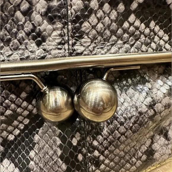 Patricia Nash Leather wide mouth Livata Kisslock Embossed Crossbody Smoke Python - Picture 5 of 16